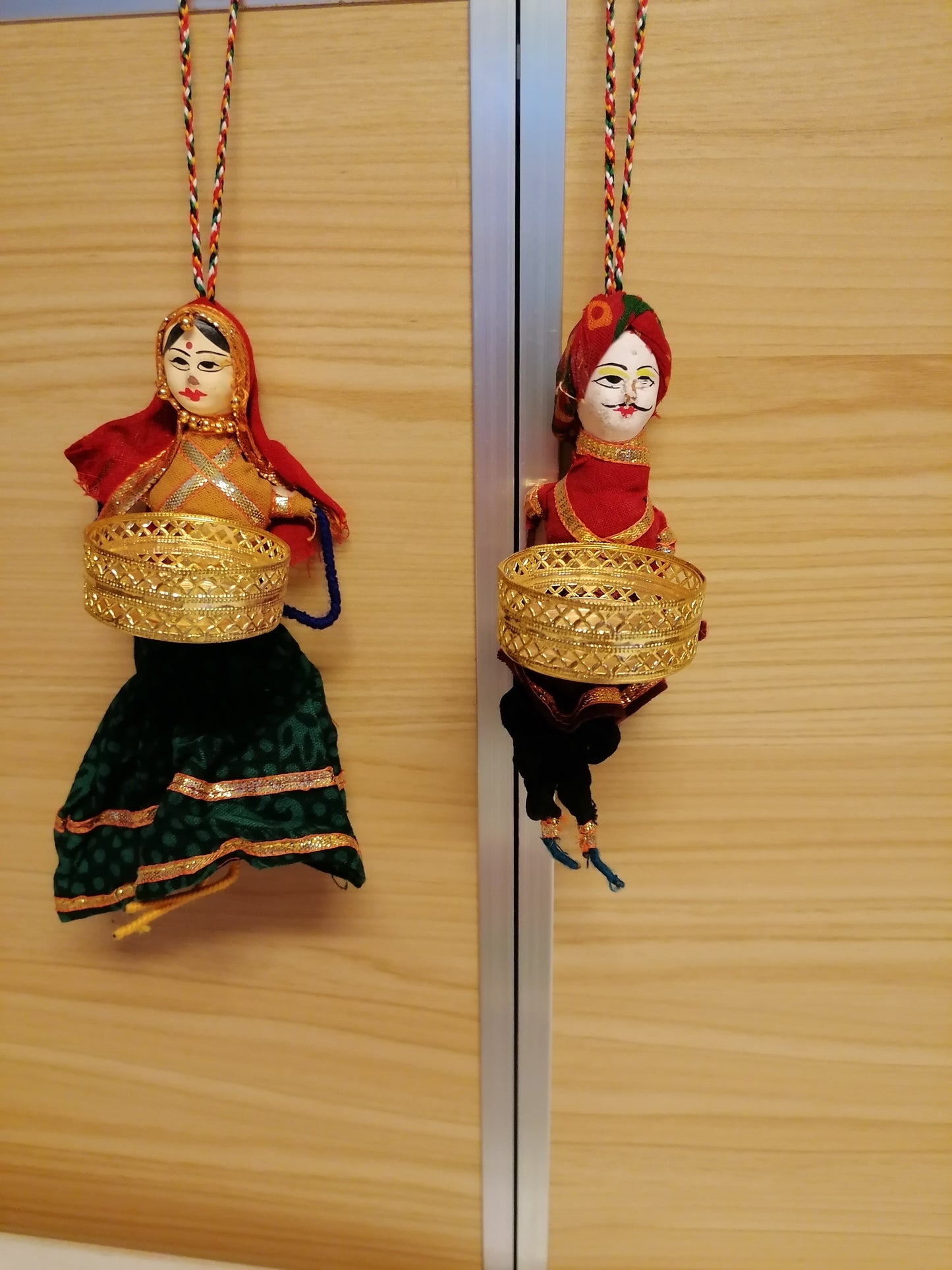 Puppet wall hanging Tea light set