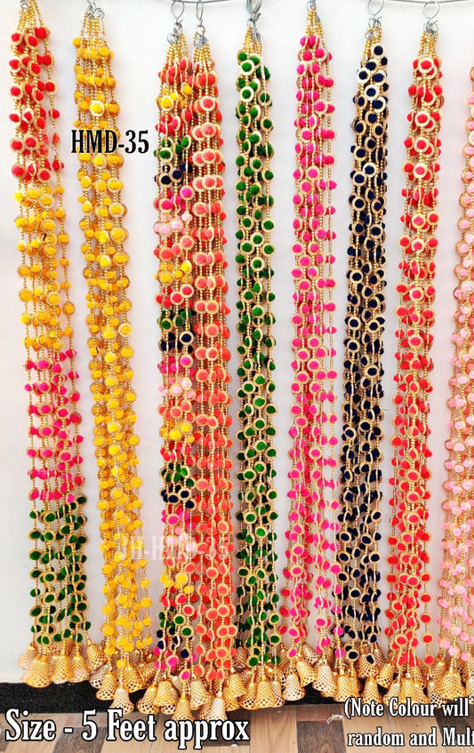 Pompon suspendu